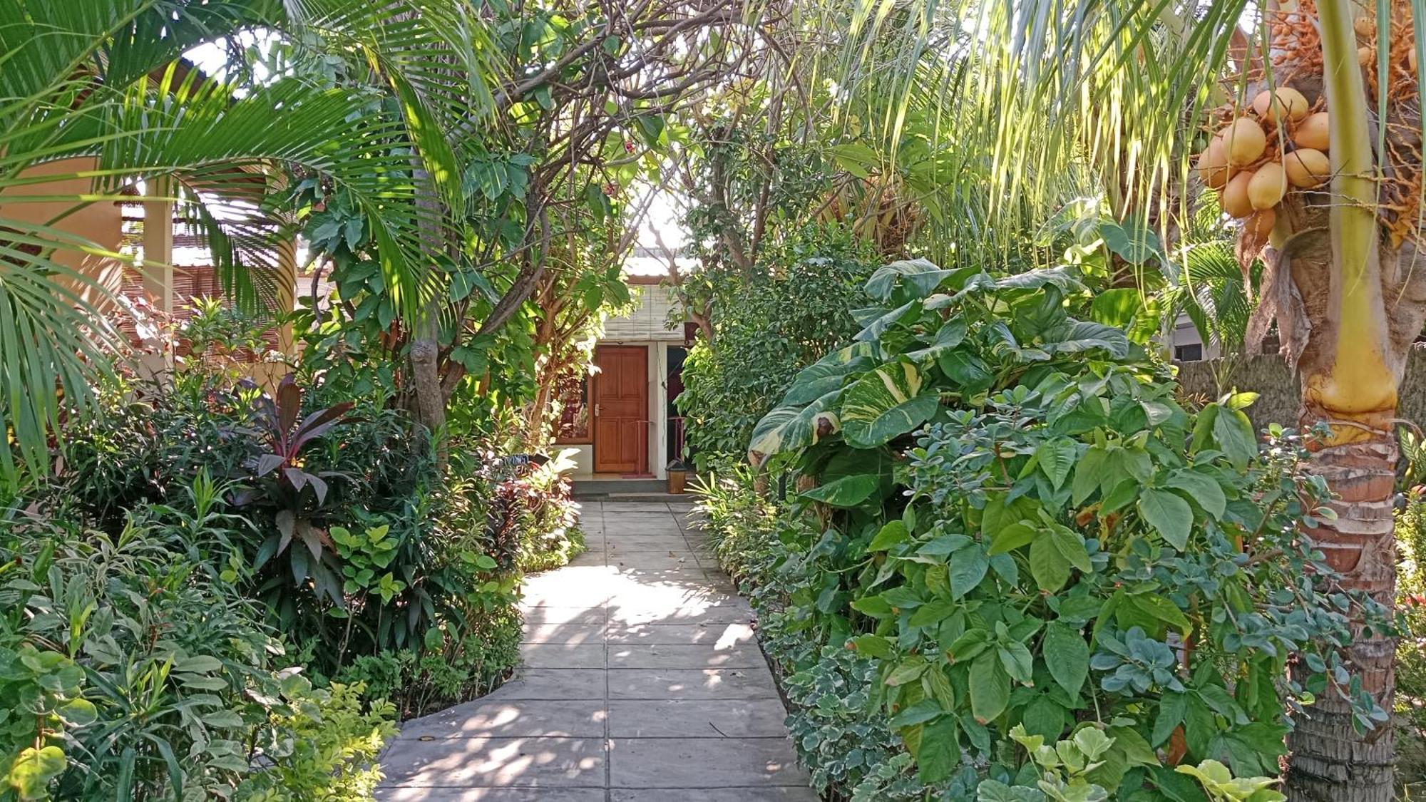 Van Santri Homestay Pemuteran Екстер'єр фото