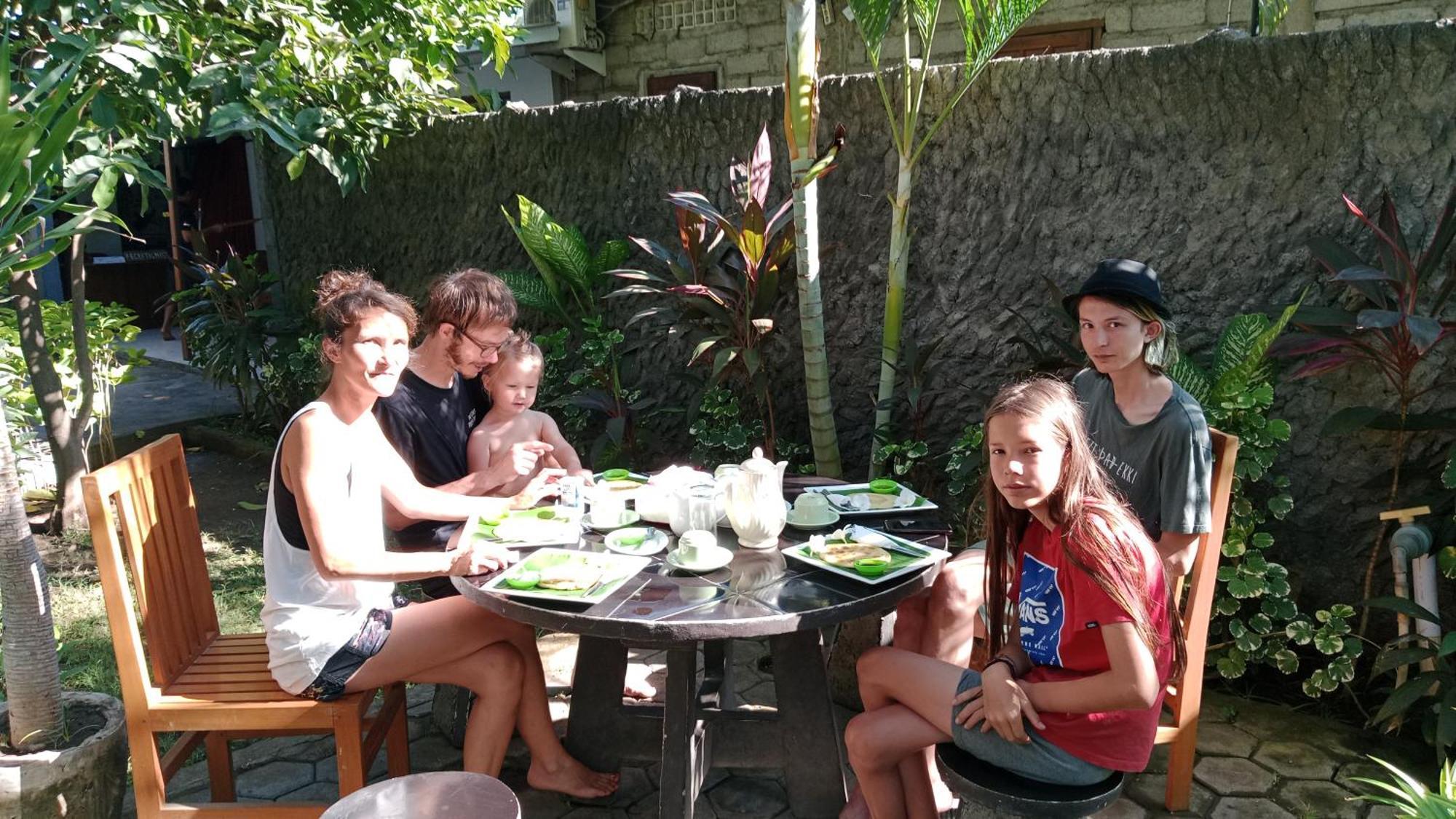 Van Santri Homestay Pemuteran Екстер'єр фото